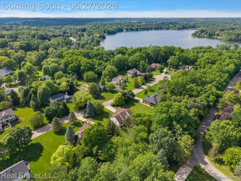 6180 Chad Court Hamburg Township MI 48116