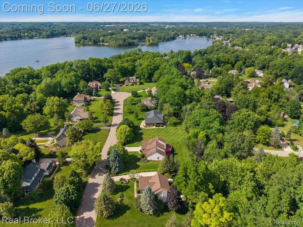 6180 Chad Court Hamburg Township MI 48116