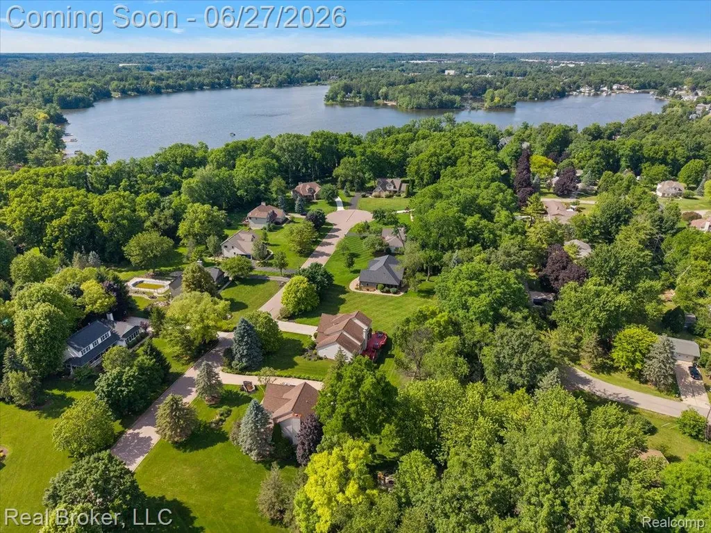 6180 Chad Court Hamburg Township MI 48116