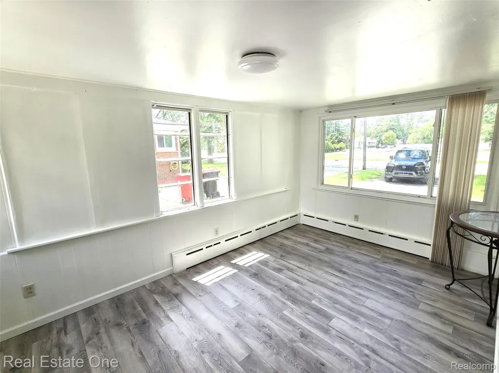 20980 Evergreen Road Southfield City MI 48075