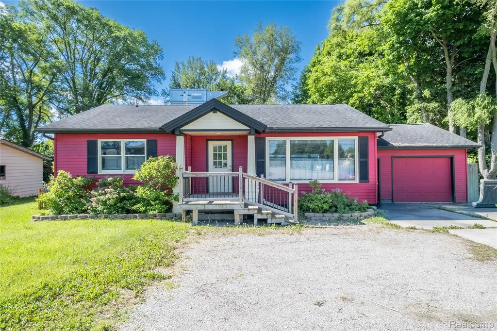 1444 E Pierson Road Flushing City MI 48433