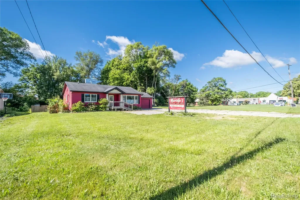 1444 E Pierson Road Flushing City MI 48433