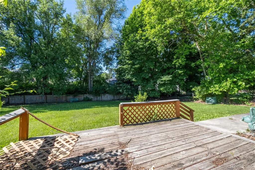 1444 E Pierson Road Flushing City MI 48433