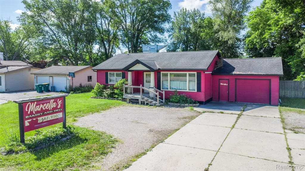 1444 E Pierson Road Flushing City MI 48433