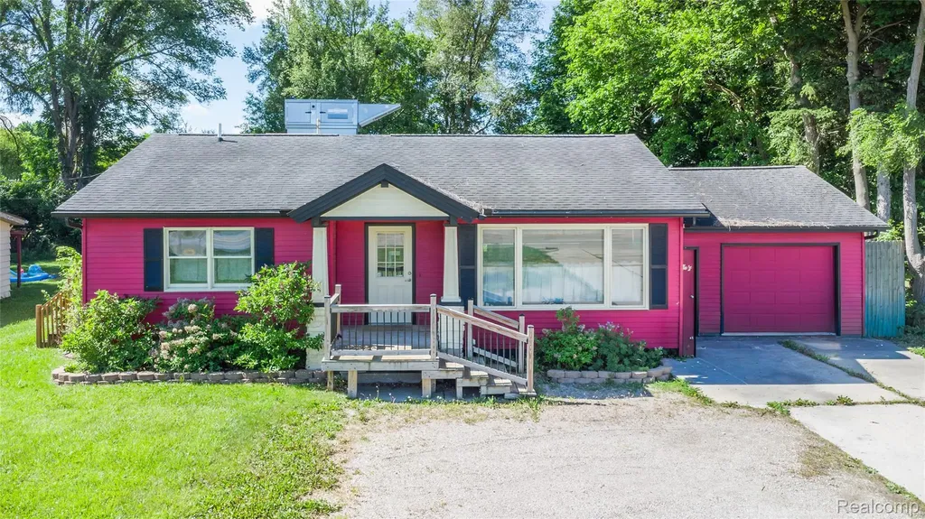 1444 E Pierson Road Flushing City MI 48433