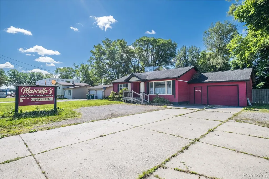 1444 E Pierson Road Flushing City MI 48433