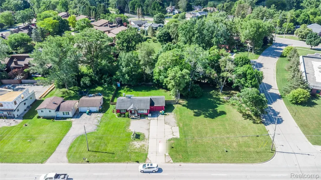 1444 E Pierson Road Flushing City MI 48433
