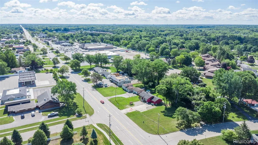 1444 E Pierson Road Flushing City MI 48433