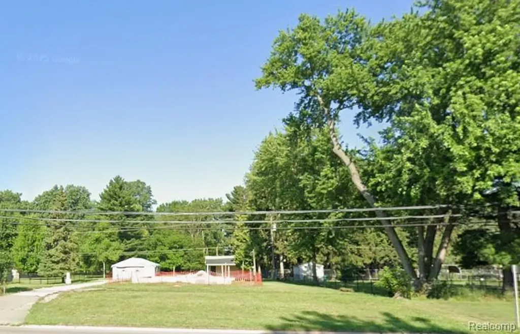 16005 Merriman Road Livonia City MI 48154