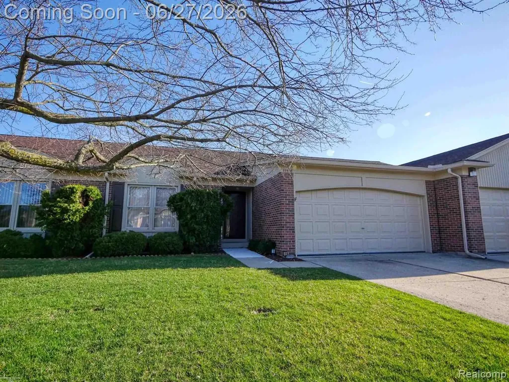 15908 Plymouth Drive Clinton Charter Township MI 48038
