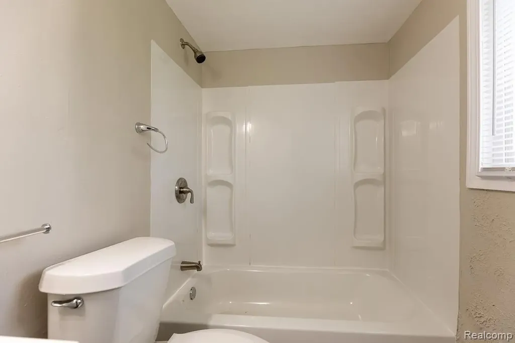564 Marquette Drive Detroit City MI 48214