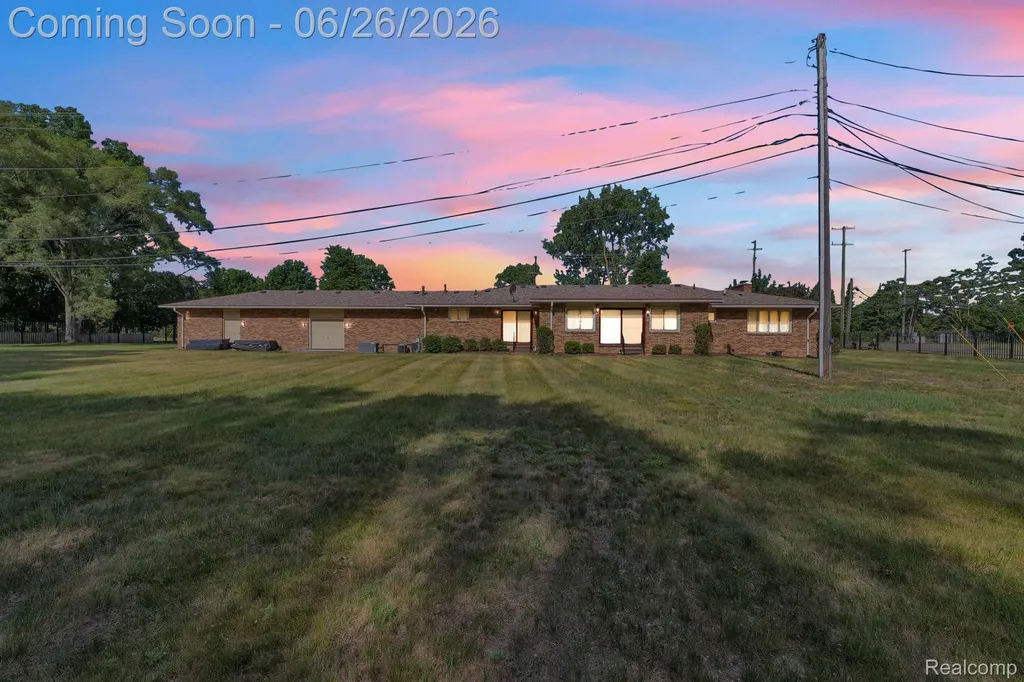 21362 Lahser Road Southfield City MI 48033