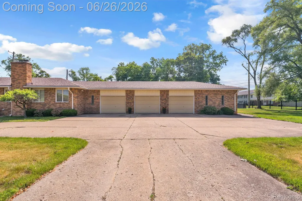 21362 Lahser Road Southfield City MI 48033