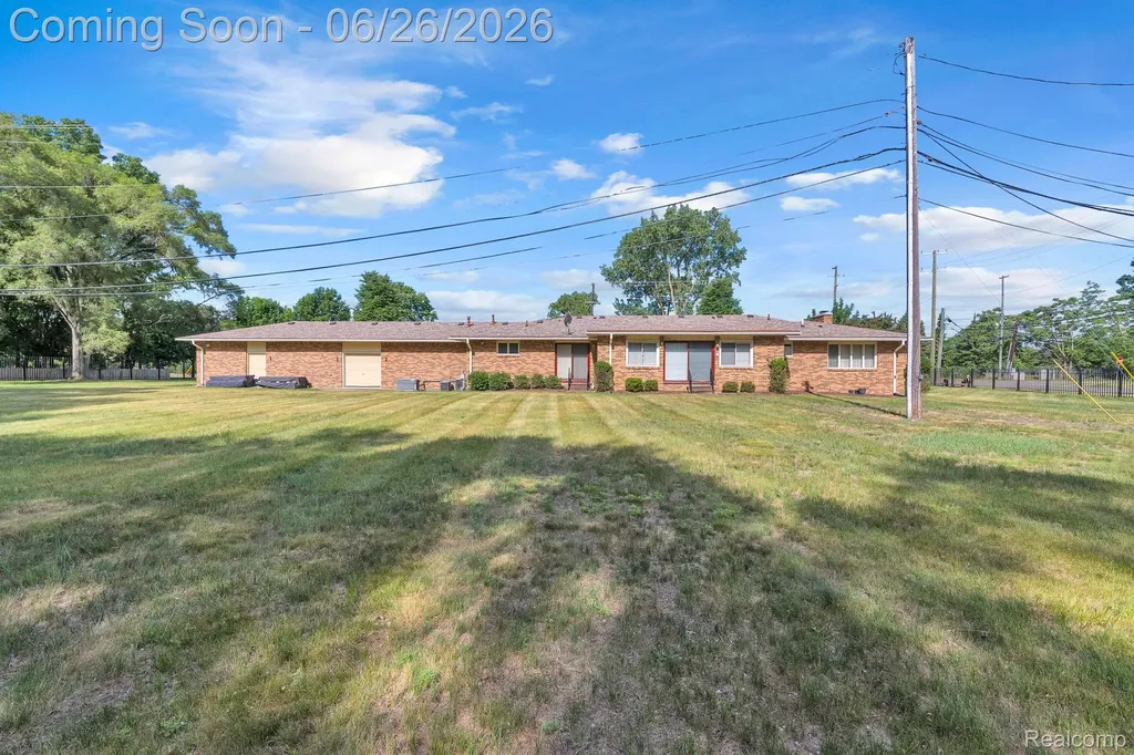 21362 Lahser Road Southfield City MI 48033