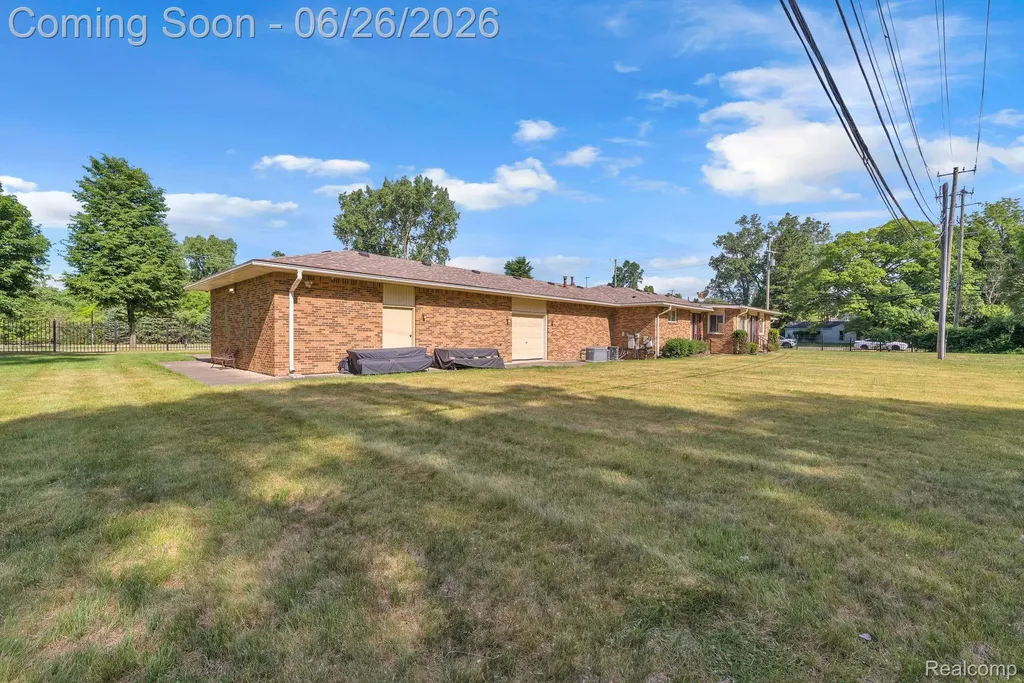 21362 Lahser Road Southfield City MI 48033