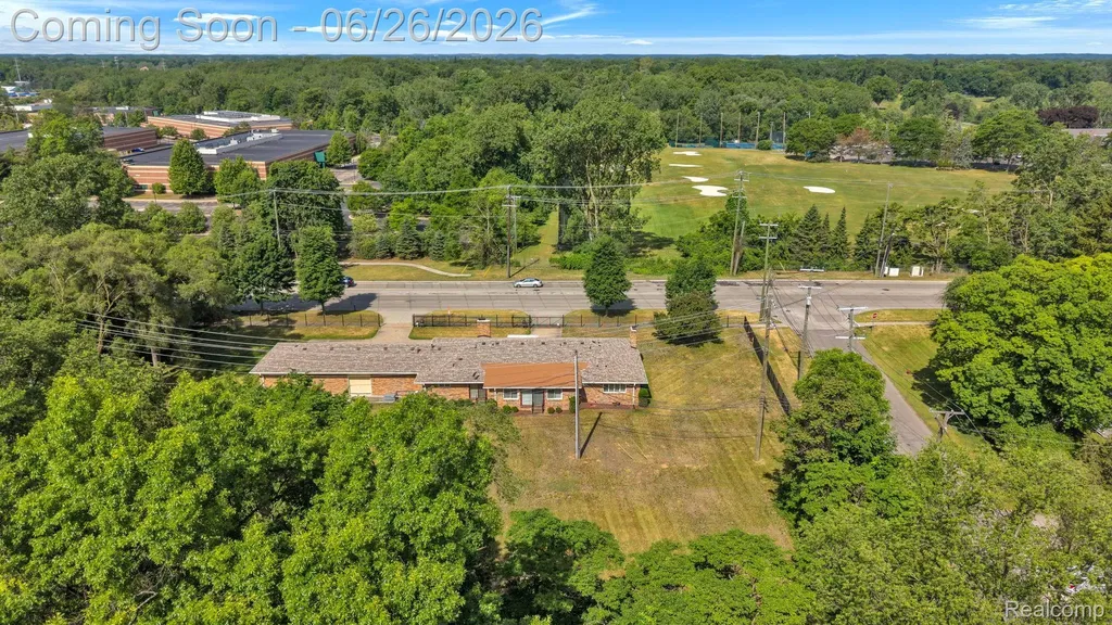 21362 Lahser Road Southfield City MI 48033