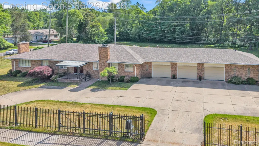 21362 Lahser Road Southfield City MI 48033