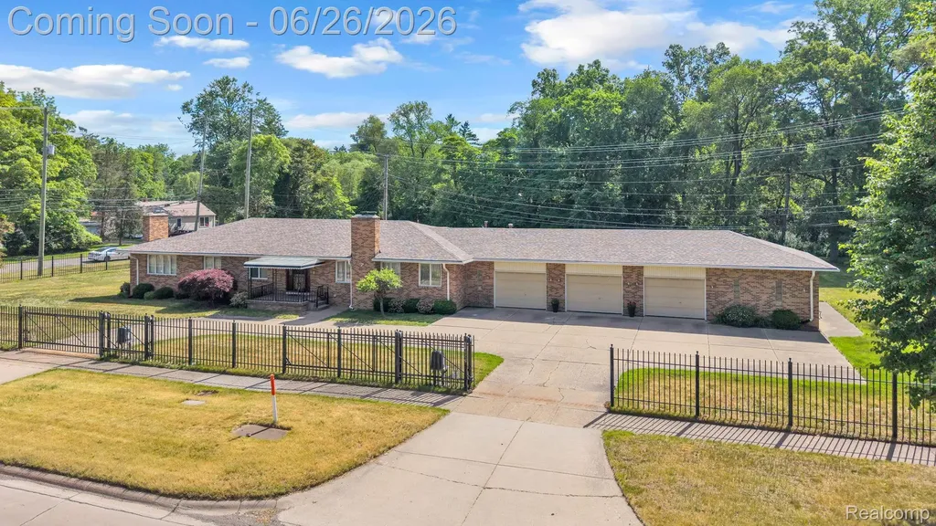 21362 Lahser Road Southfield City MI 48033