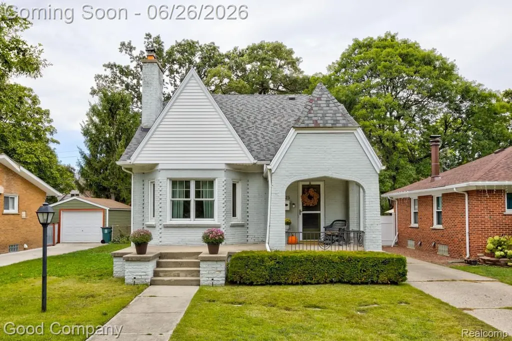 1526 W 12 Mile Road Royal Oak City MI 48073