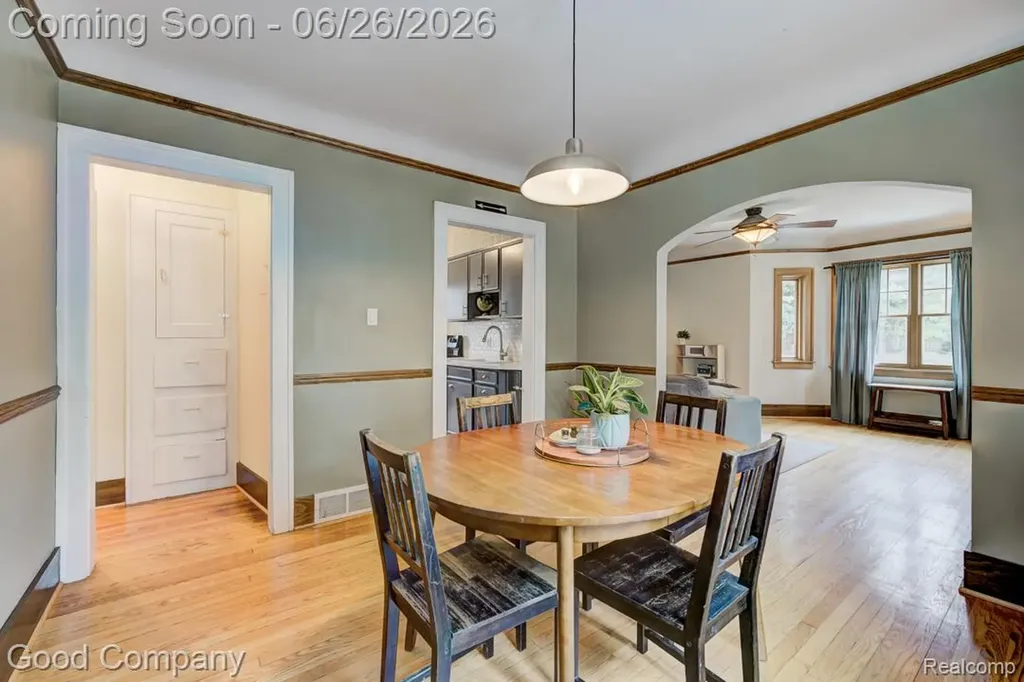 1526 W 12 Mile Road Royal Oak City MI 48073