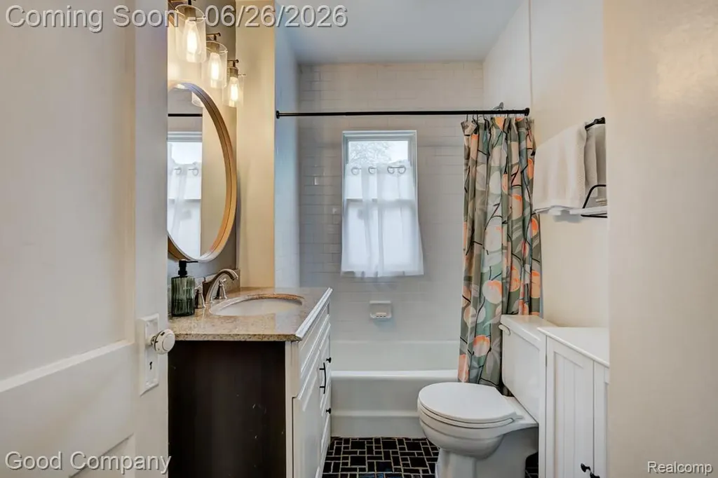 1526 W 12 Mile Road Royal Oak City MI 48073