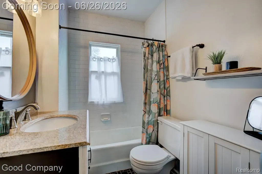 1526 W 12 Mile Road Royal Oak City MI 48073