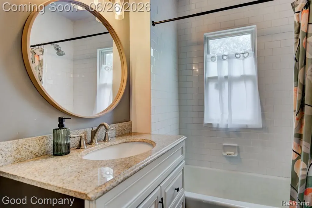 1526 W 12 Mile Road Royal Oak City MI 48073