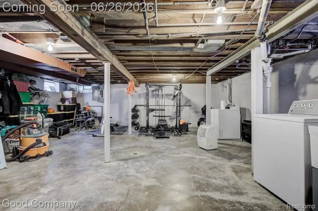 1526 W 12 Mile Road Royal Oak City MI 48073