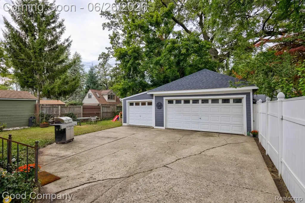 1526 W 12 Mile Road Royal Oak City MI 48073