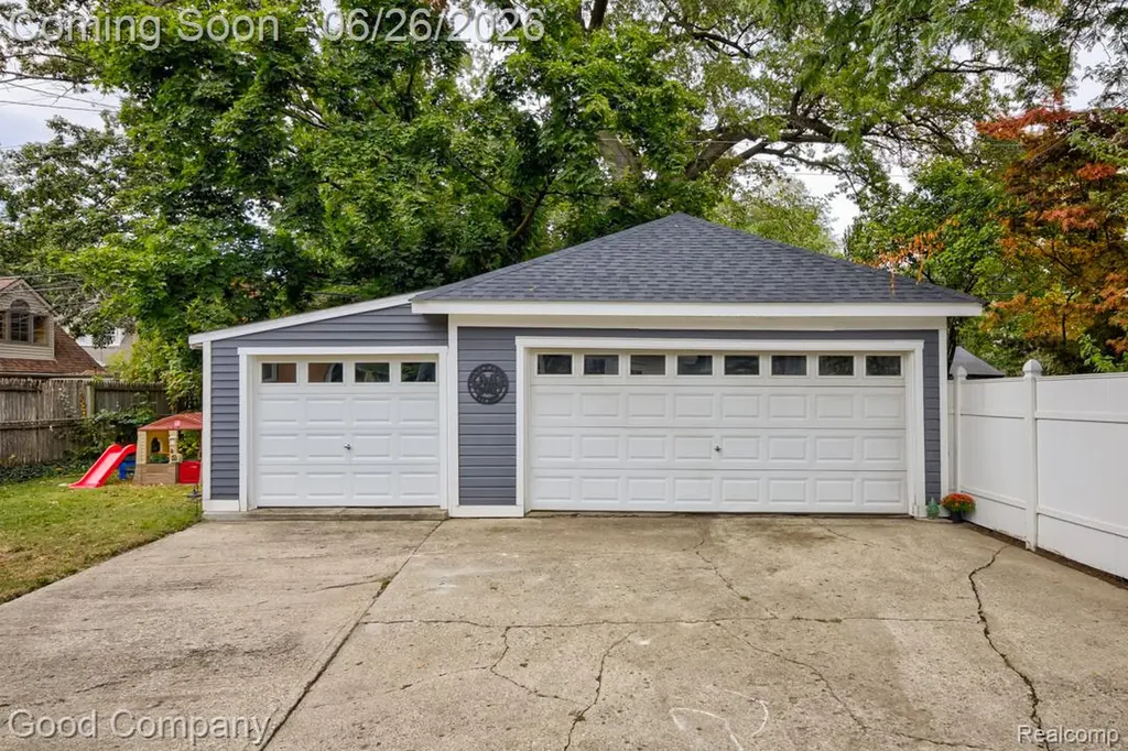 1526 W 12 Mile Road Royal Oak City MI 48073