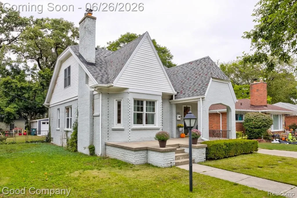 1526 W 12 Mile Road Royal Oak City MI 48073