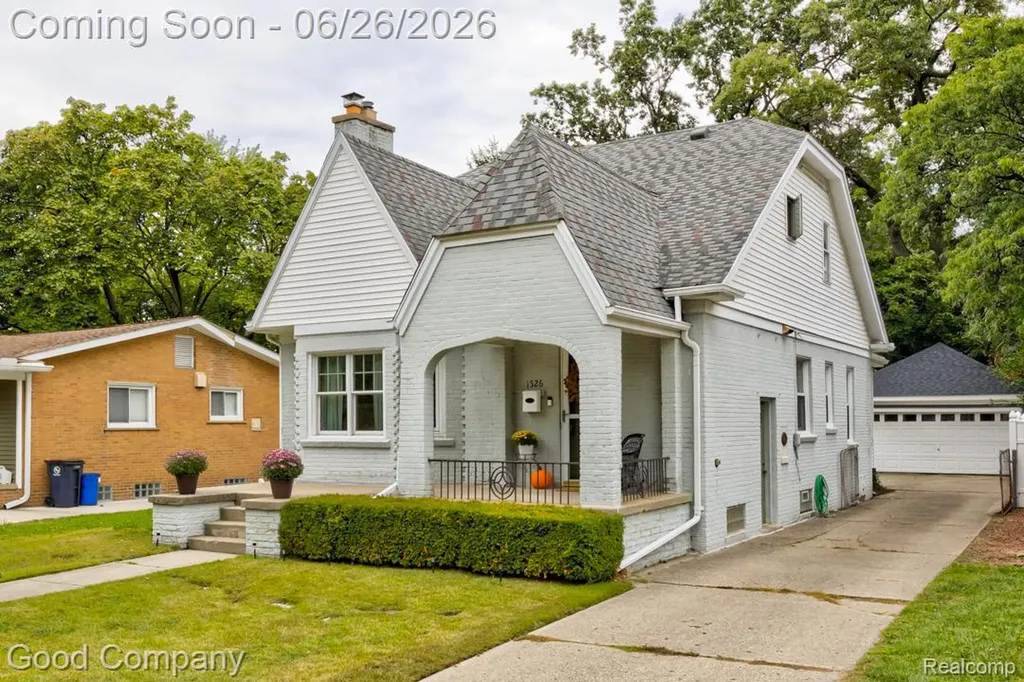 1526 W 12 Mile Road Royal Oak City MI 48073