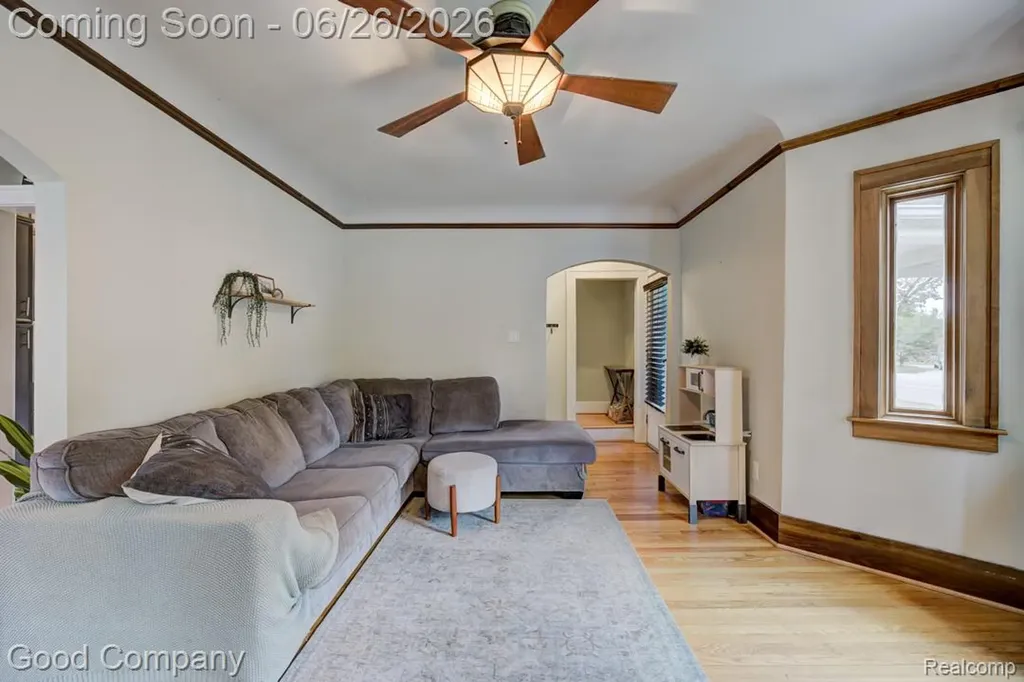 1526 W 12 Mile Road Royal Oak City MI 48073