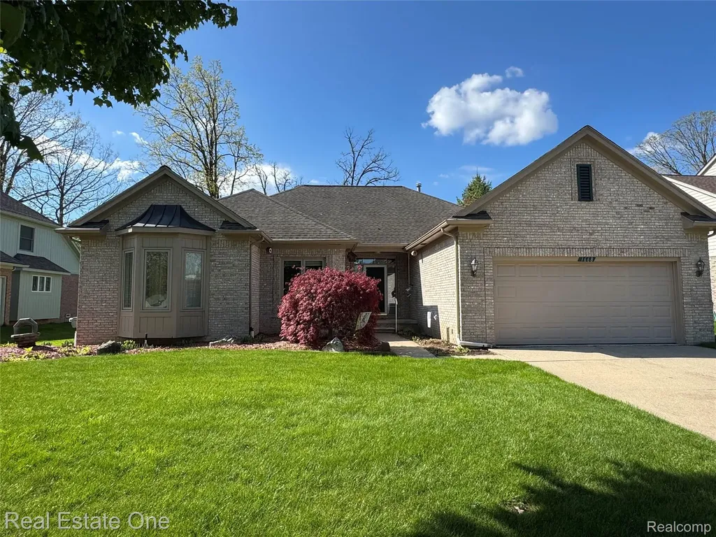 1668 S Shore Drive Rochester Hills City MI 48307