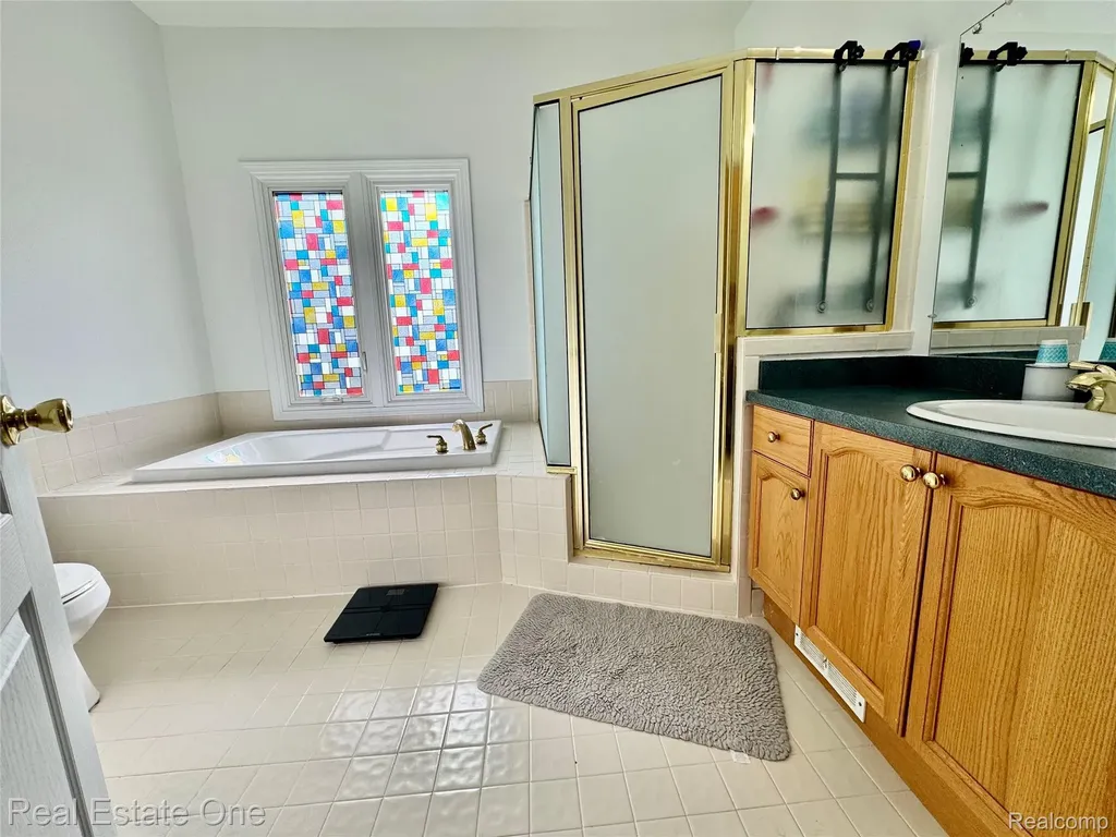 1668 S Shore Drive Rochester Hills City MI 48307