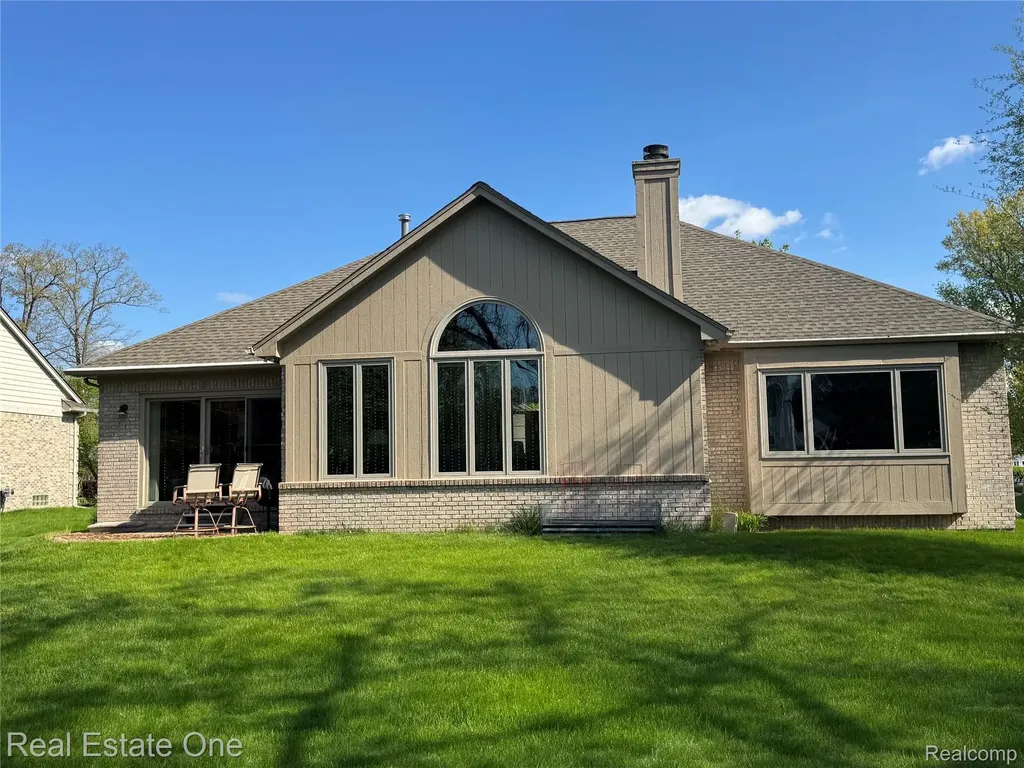 1668 S Shore Drive Rochester Hills City MI 48307