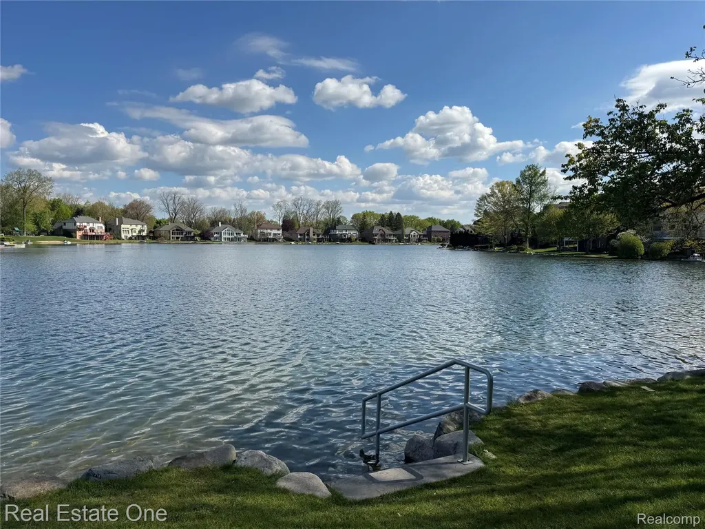1668 S Shore Drive Rochester Hills City MI 48307