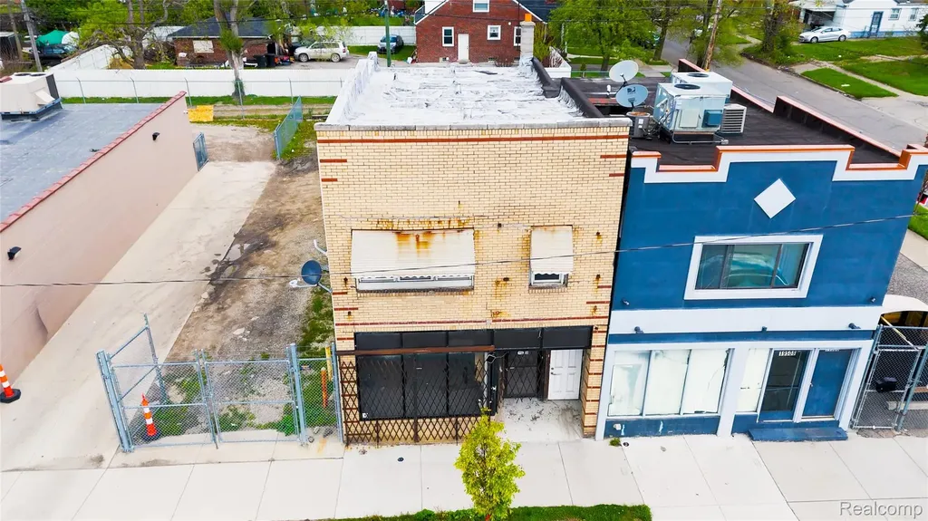 19510 W Warren Avenue Detroit City MI 48228