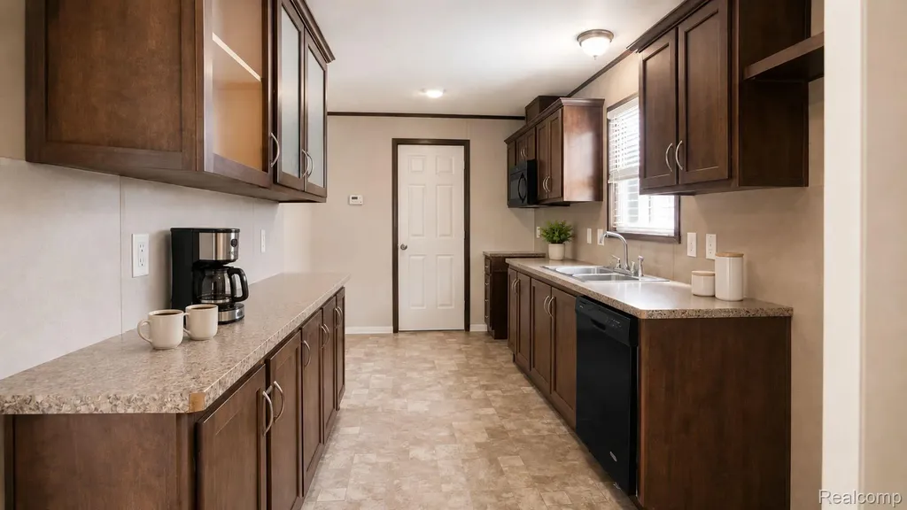13318 Dixie Highway Groveland Township MI 48442