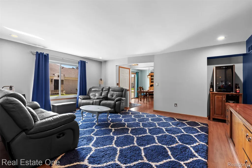38563 Palm Meadow Drive Clinton Charter Township MI 48036