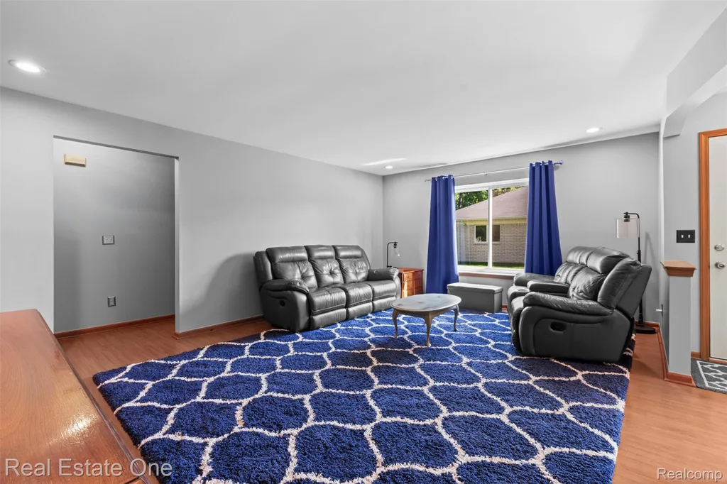 38563 Palm Meadow Drive Clinton Charter Township MI 48036
