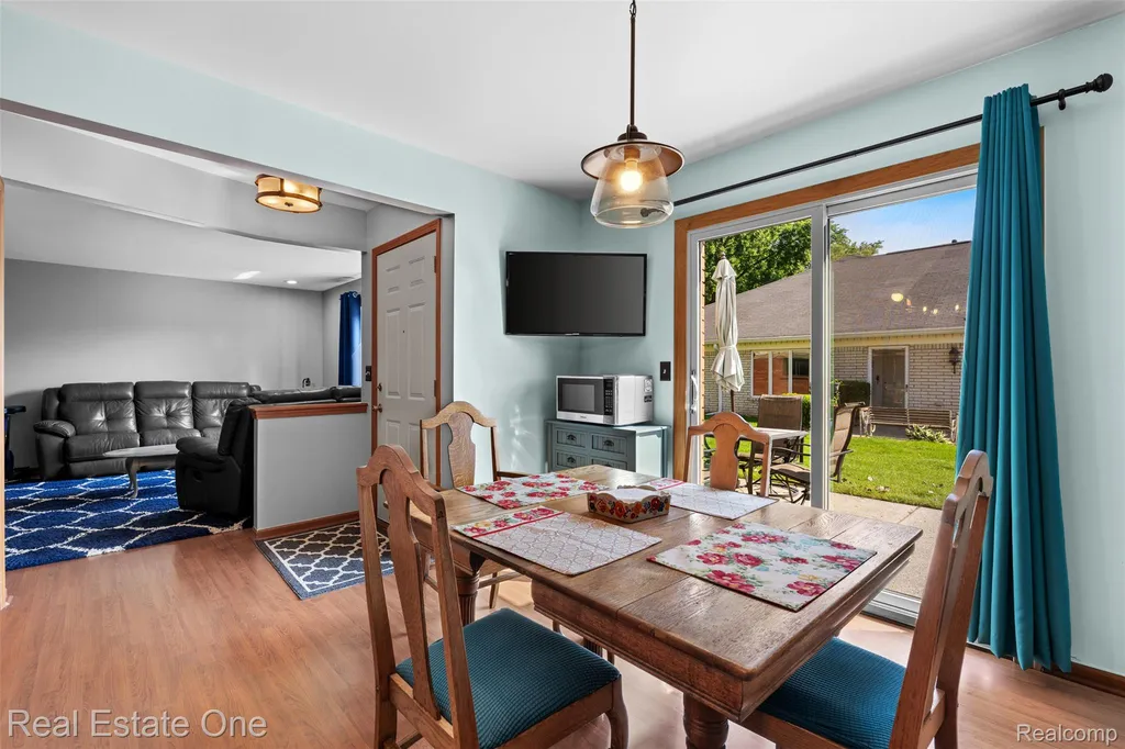 38563 Palm Meadow Drive Clinton Charter Township MI 48036