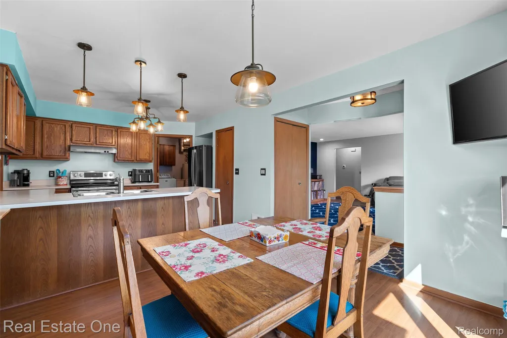 38563 Palm Meadow Drive Clinton Charter Township MI 48036