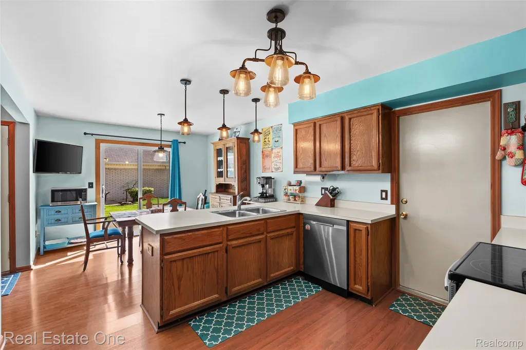 38563 Palm Meadow Drive Clinton Charter Township MI 48036