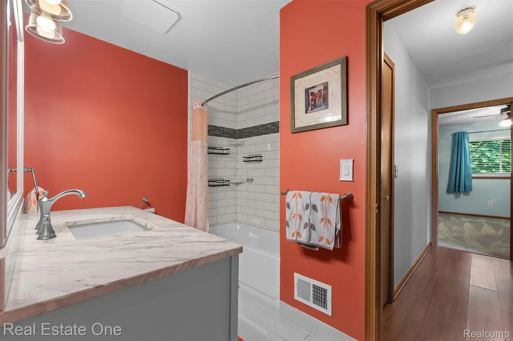 38563 Palm Meadow Drive Clinton Charter Township MI 48036