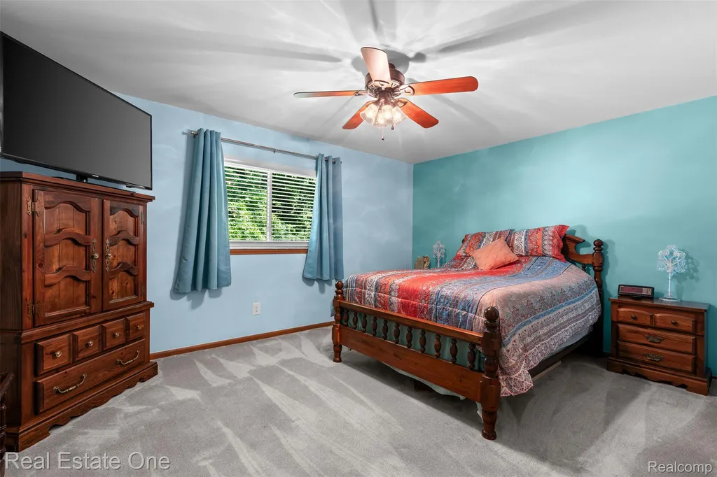 38563 Palm Meadow Drive Clinton Charter Township MI 48036