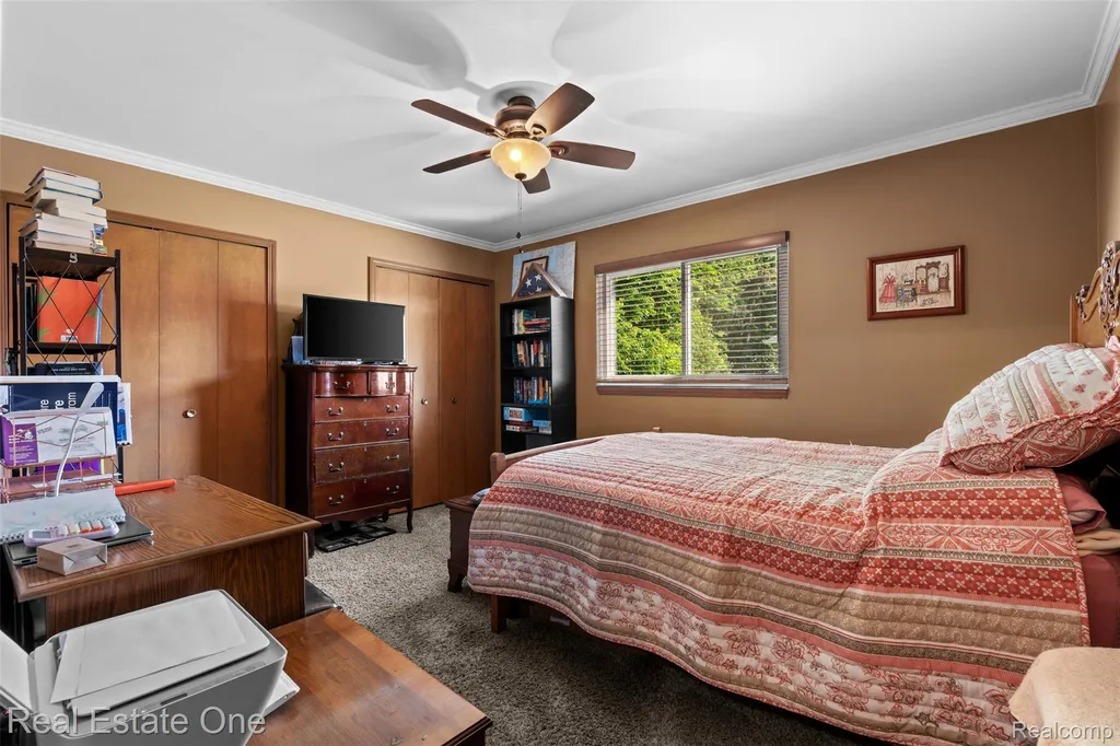 38563 Palm Meadow Drive Clinton Charter Township MI 48036