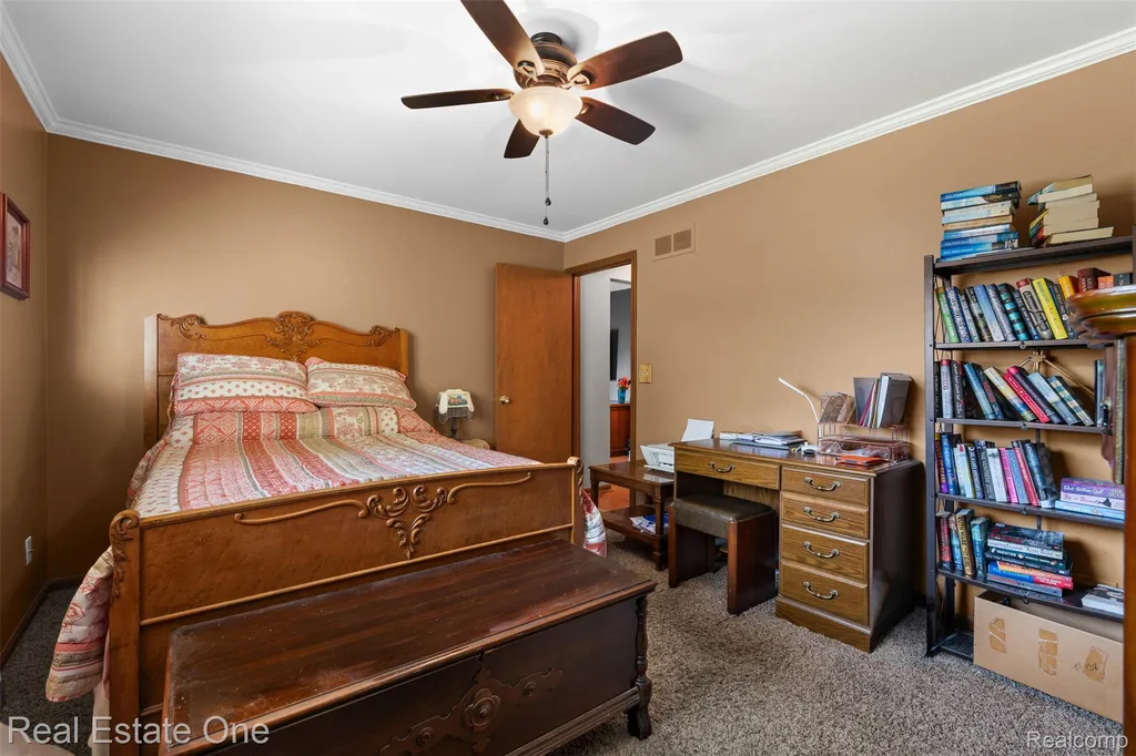 38563 Palm Meadow Drive Clinton Charter Township MI 48036