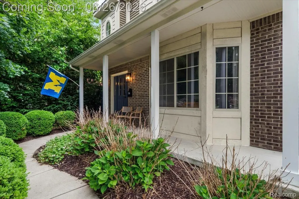 124 Woodside Road Royal Oak City MI 48073