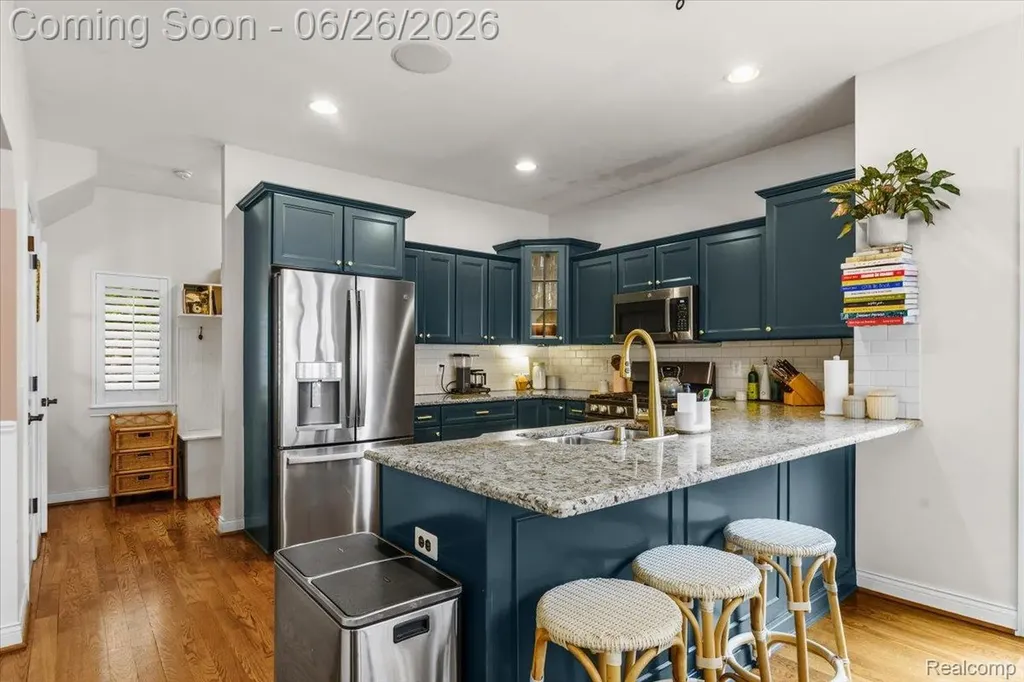 124 Woodside Road Royal Oak City MI 48073
